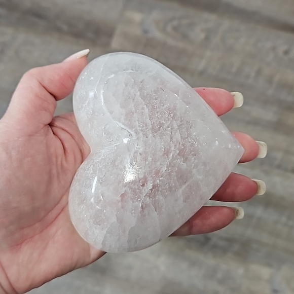 Selenite Charging Bowl Heart - Picture 2 of 4